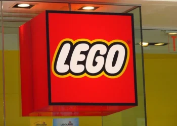 Lego turns to e-methanol to manufacture more than 90 components with lower fossil fuel dependence