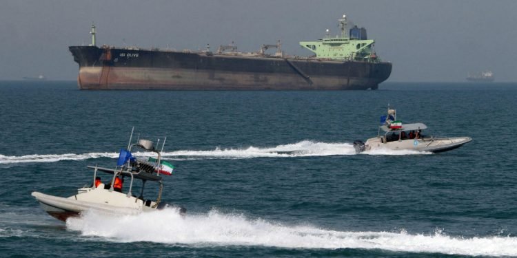 US Considers Reviving Wartime Vessel Seizure Rules Amid Middle East Tensions